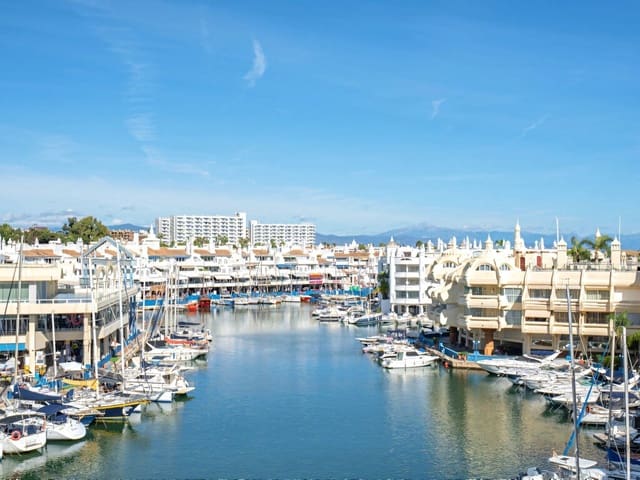 3 soverom Penthouse til salgs i Benalmádena med svømmebasseng garasje - € 1 975 000 (Ref: 9788191)