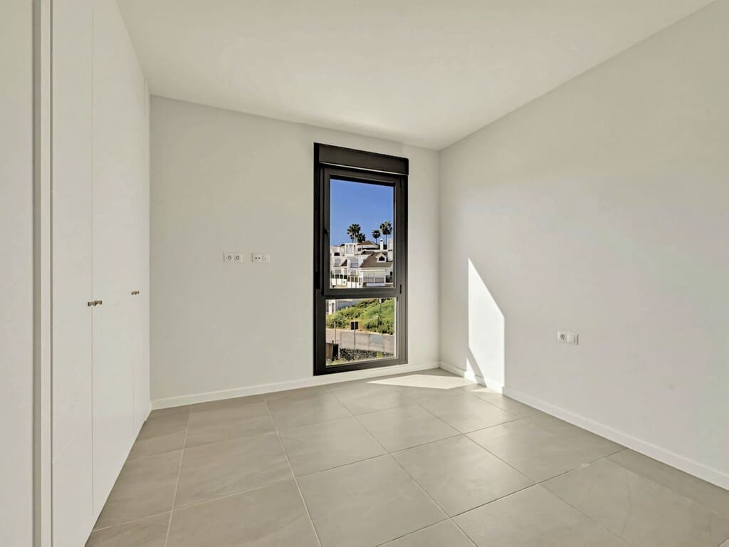 3 sovrum Semi-fristående Villa till salu i Riviera del Sol med pool garage - 649 000 € (Ref: 9788192)