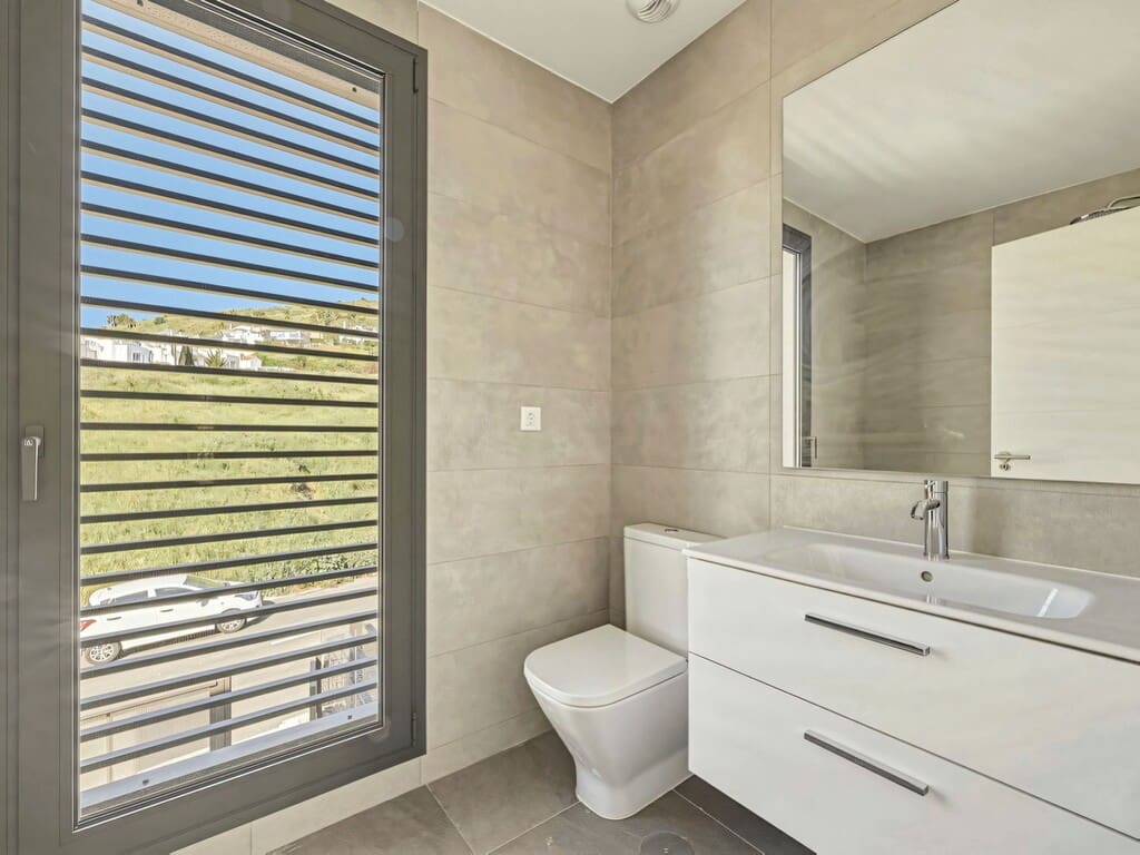 3 sovrum Semi-fristående Villa till salu i Riviera del Sol med pool garage - 649 000 € (Ref: 9788192)