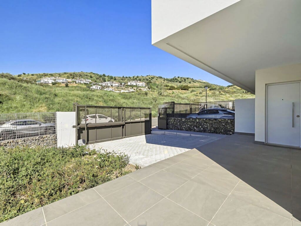 3 sovrum Semi-fristående Villa till salu i Riviera del Sol med pool garage - 649 000 € (Ref: 9788192)