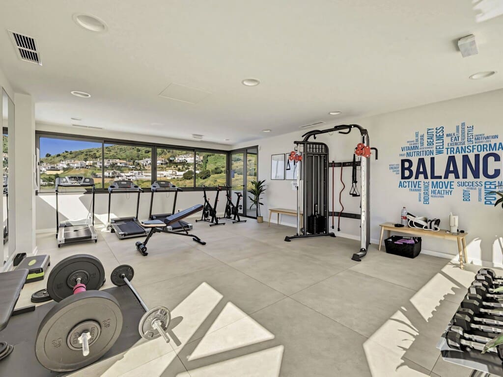 3 sovrum Semi-fristående Villa till salu i Riviera del Sol med pool garage - 649 000 € (Ref: 9788192)