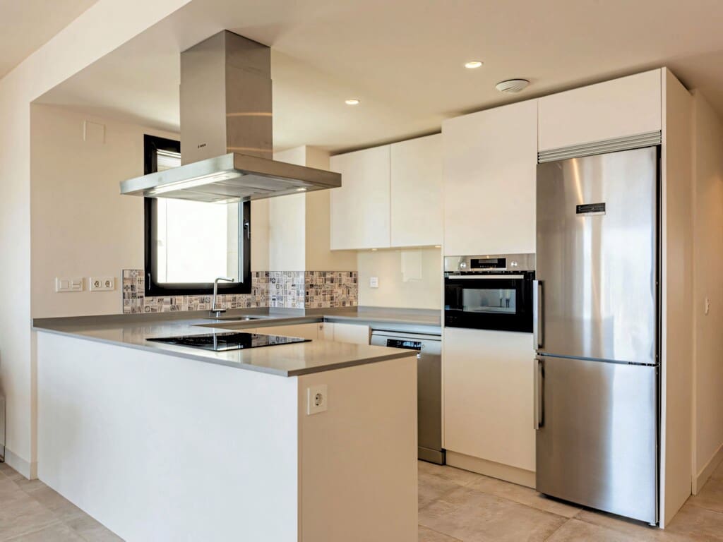 4 bedroom Apartment for sale in La Cala de Mijas with pool garage - € 935,000 (Ref: 9790770)