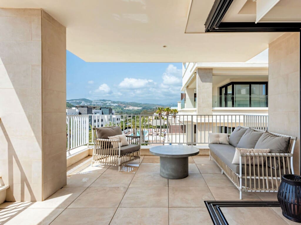 4 bedroom Apartment for sale in La Cala de Mijas with pool garage - € 935,000 (Ref: 9790770)