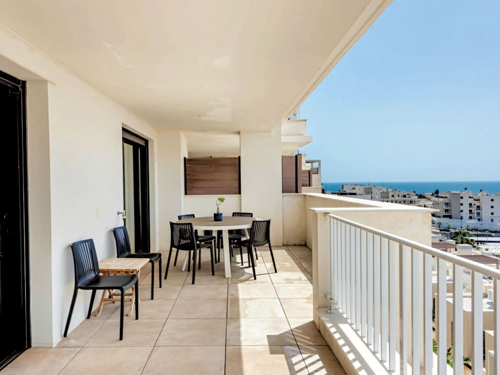 4 bedroom Apartment for sale in La Cala de Mijas with pool garage - € 935,000 (Ref: 9790770)