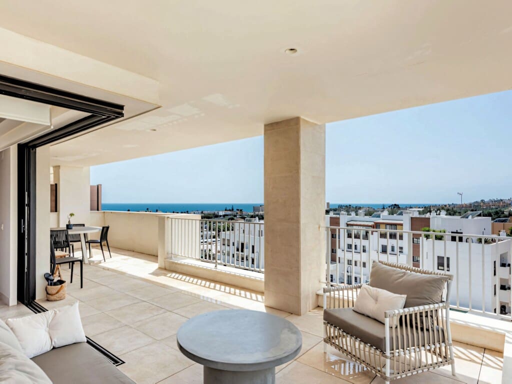 4 bedroom Apartment for sale in La Cala de Mijas with pool garage - € 935,000 (Ref: 9790770)