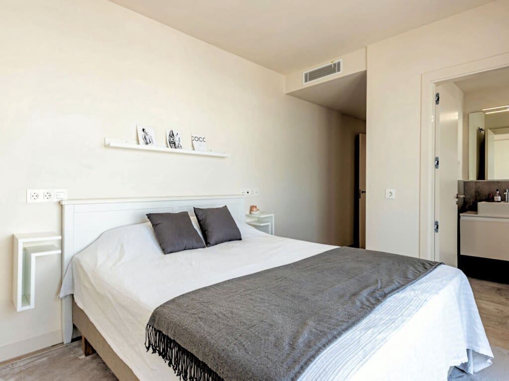 4 bedroom Apartment for sale in La Cala de Mijas with pool garage - € 935,000 (Ref: 9790770)