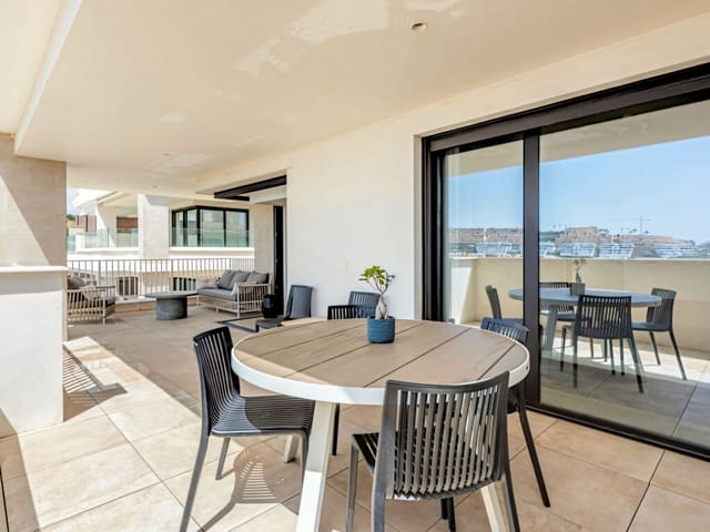 4 soveværelse Lejlighed til salg i La Cala de Mijas, Mijas med swimmingpool garage - € 935.000 (Ref: 9790770)