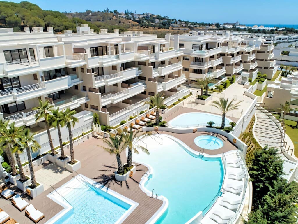4 bedroom Apartment for sale in La Cala de Mijas with pool garage - € 935,000 (Ref: 9790770)