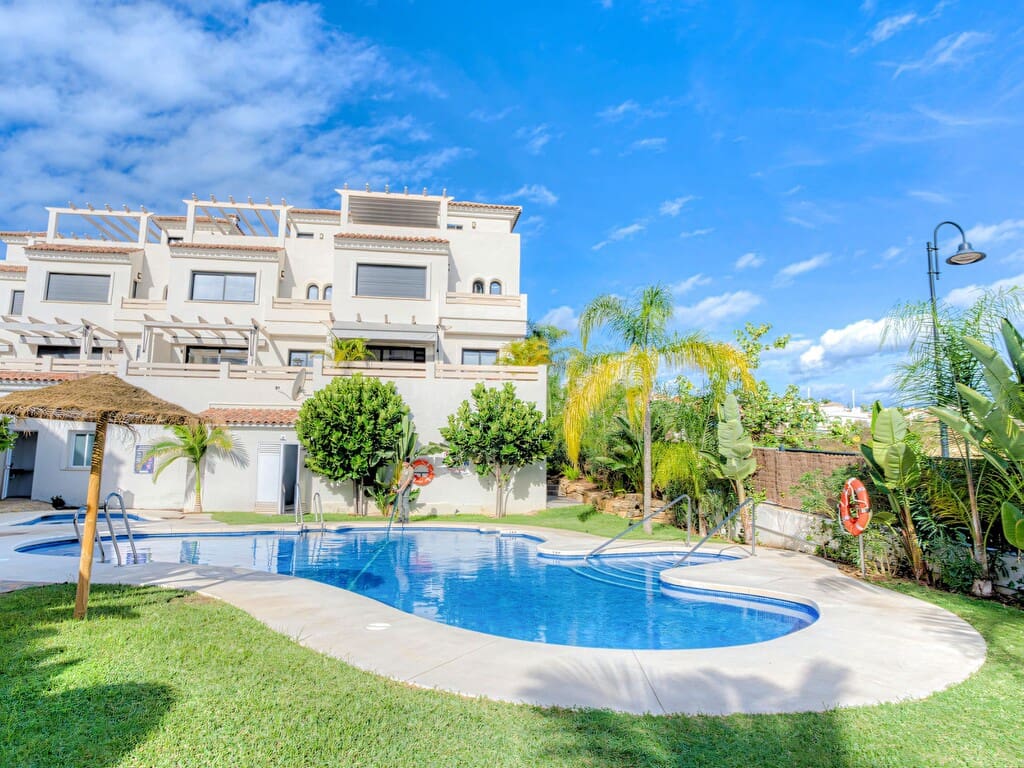 Maison de Ville à vendre à Atalaya-Isdabe avec piscine garage - 549 000 € (Ref: 9794271)