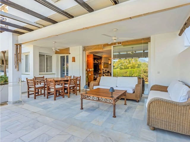 3 soverom Leilighet til salgs i Bel-Air, Estepona med svømmebasseng garasje - € 645 000 (Ref: 9796145)