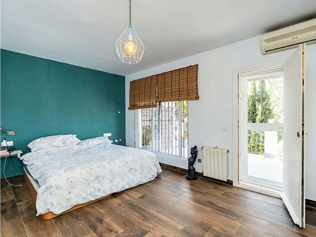 6 soveværelse Villa til salg i Marbella med swimmingpool garage - € 1.285.000 (Ref: 9796146)