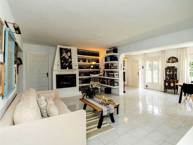 6 soveværelse Villa til salg i Marbella med swimmingpool garage - € 1.285.000 (Ref: 9796146)