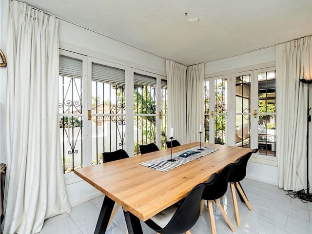 6 soveværelse Villa til salg i Marbella med swimmingpool garage - € 1.285.000 (Ref: 9796146)