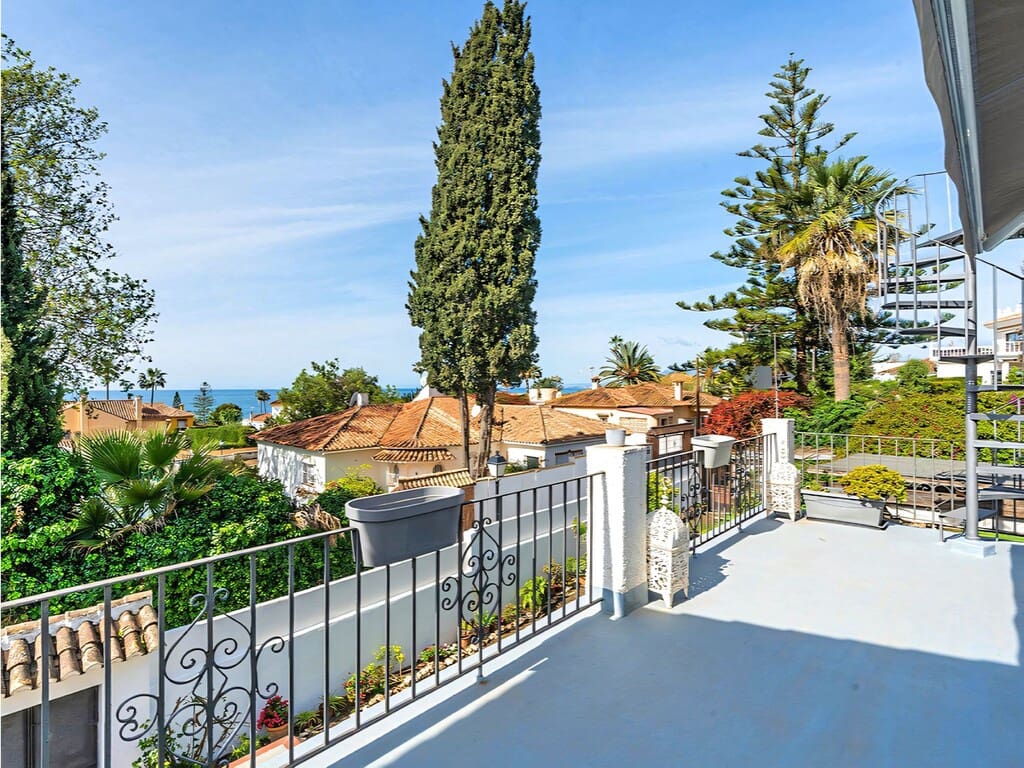 6 soveværelse Villa til salg i Marbella med swimmingpool garage - € 1.285.000 (Ref: 9796146)
