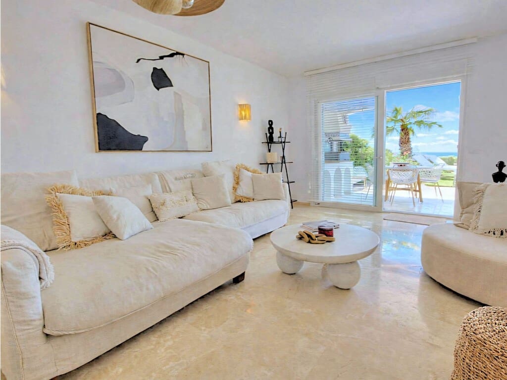 2 sovrum Semi-fristående Villa till salu i Mijas Costa med pool garage - 695 000 € (Ref: 9800535)