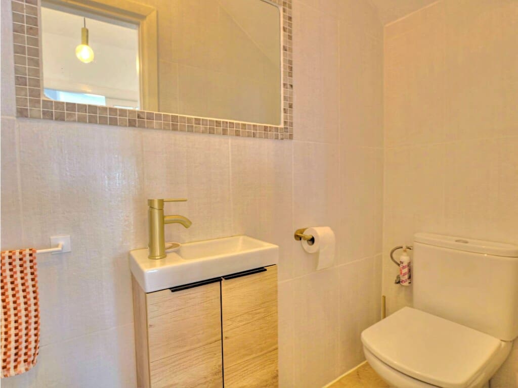 2 sovrum Semi-fristående Villa till salu i Mijas Costa med pool garage - 695 000 € (Ref: 9800535)