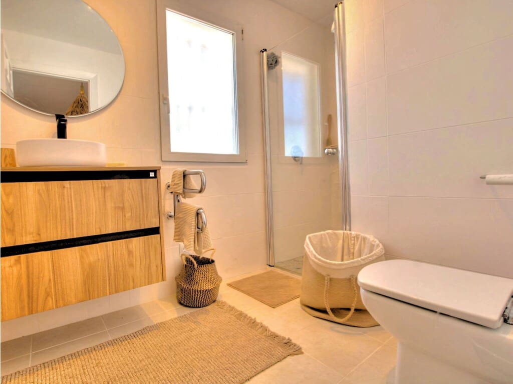 2 sovrum Semi-fristående Villa till salu i Mijas Costa med pool garage - 695 000 € (Ref: 9800535)