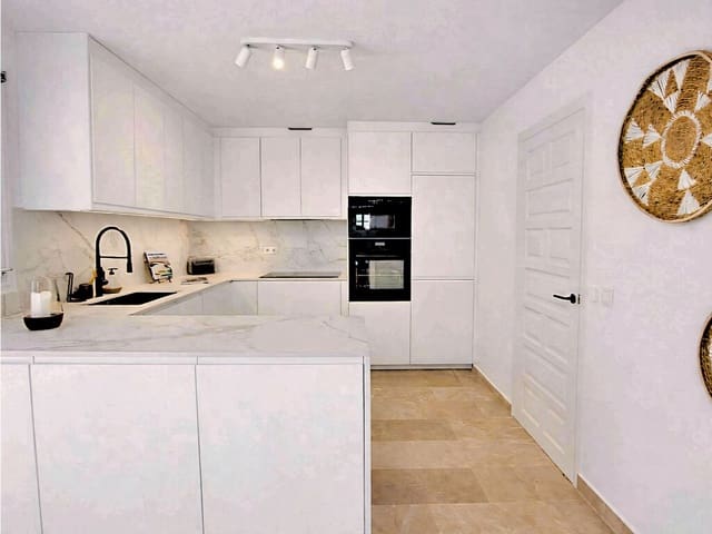 2 sovrum Semi-fristående Villa till salu i Mijas Costa, Mijas med pool garage - 695 000 € (Ref: 9800535)