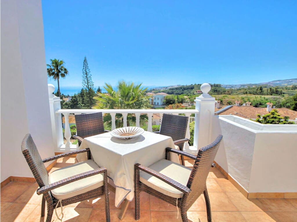 2 sovrum Semi-fristående Villa till salu i Mijas Costa med pool garage - 695 000 € (Ref: 9800535)