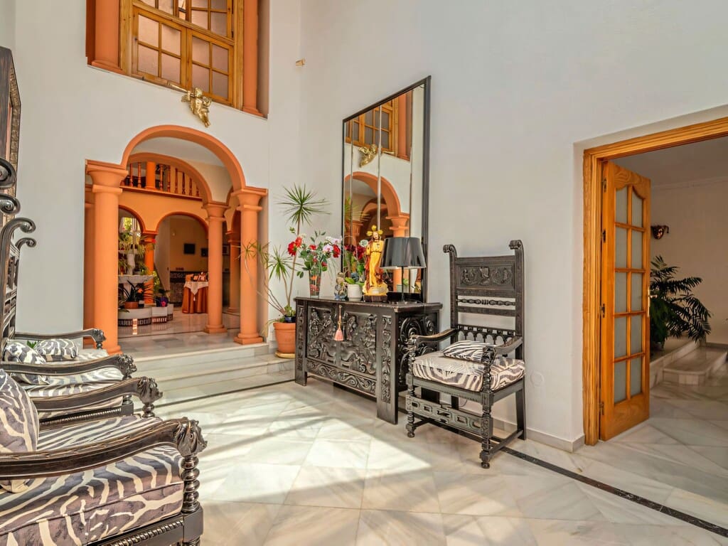 6 bedroom Villa for sale in Arroyo de la Miel with pool garage - € 1,750,000 (Ref: 9804069)