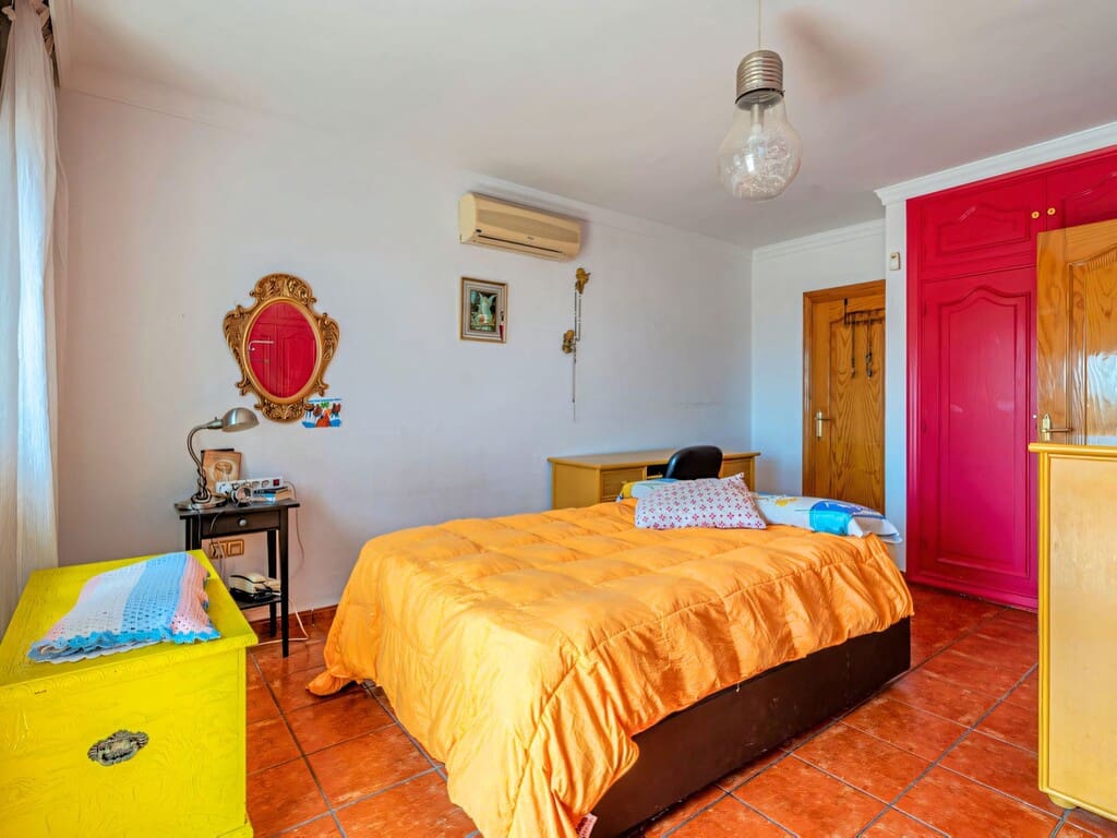 6 bedroom Villa for sale in Arroyo de la Miel with pool garage - € 1,750,000 (Ref: 9804069)