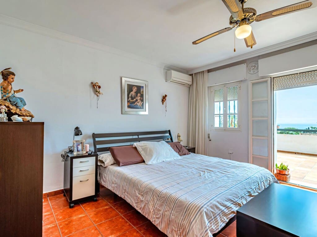 6 bedroom Villa for sale in Arroyo de la Miel with pool garage - € 1,750,000 (Ref: 9804069)