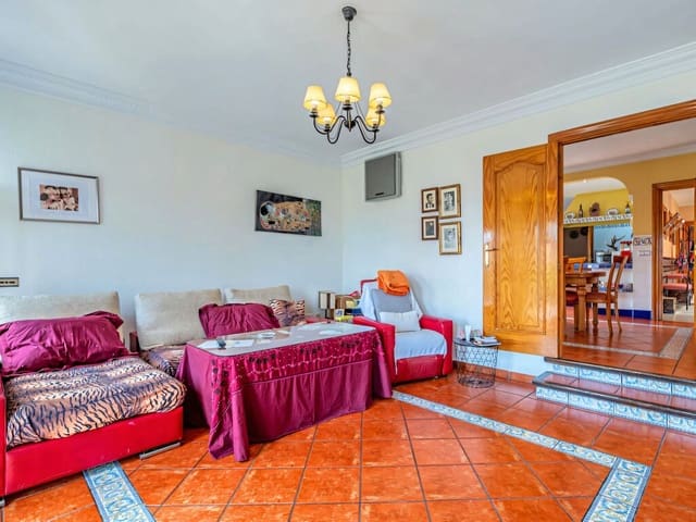 6 bedroom Villa for sale in Arroyo de la Miel, Benalmádena with pool garage - € 1,750,000 (Ref: 9804069)