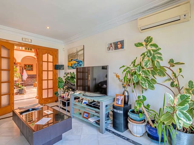 6 bedroom Villa for sale in Arroyo de la Miel, Benalmádena with pool garage - € 1,750,000 (Ref: 9804069)