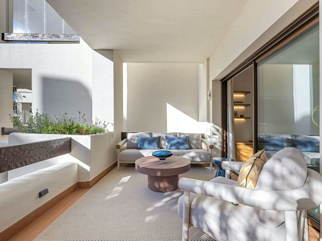 3 soveværelse Lejlighed til salg i New Golden Mile med swimmingpool garage - € 1.895.000 (Ref: 9804072)