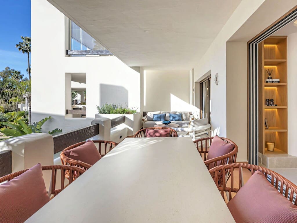 3 soveværelse Lejlighed til salg i New Golden Mile med swimmingpool garage - € 1.895.000 (Ref: 9804072)