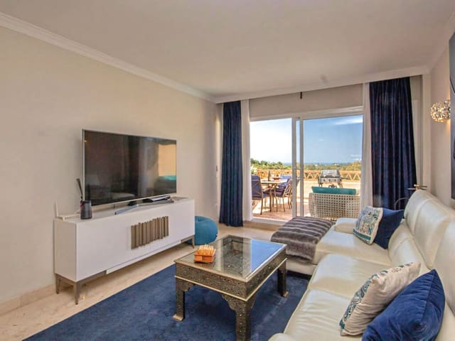 2 soverom Leilighet til salgs i Elviria, Marbella med svømmebasseng garasje - € 389 000 (Ref: 9804968)