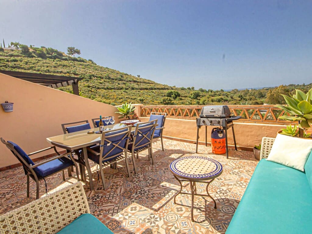 2 soverom Leilighet til salgs i Elviria med svømmebasseng garasje - € 389 000 (Ref: 9804968)