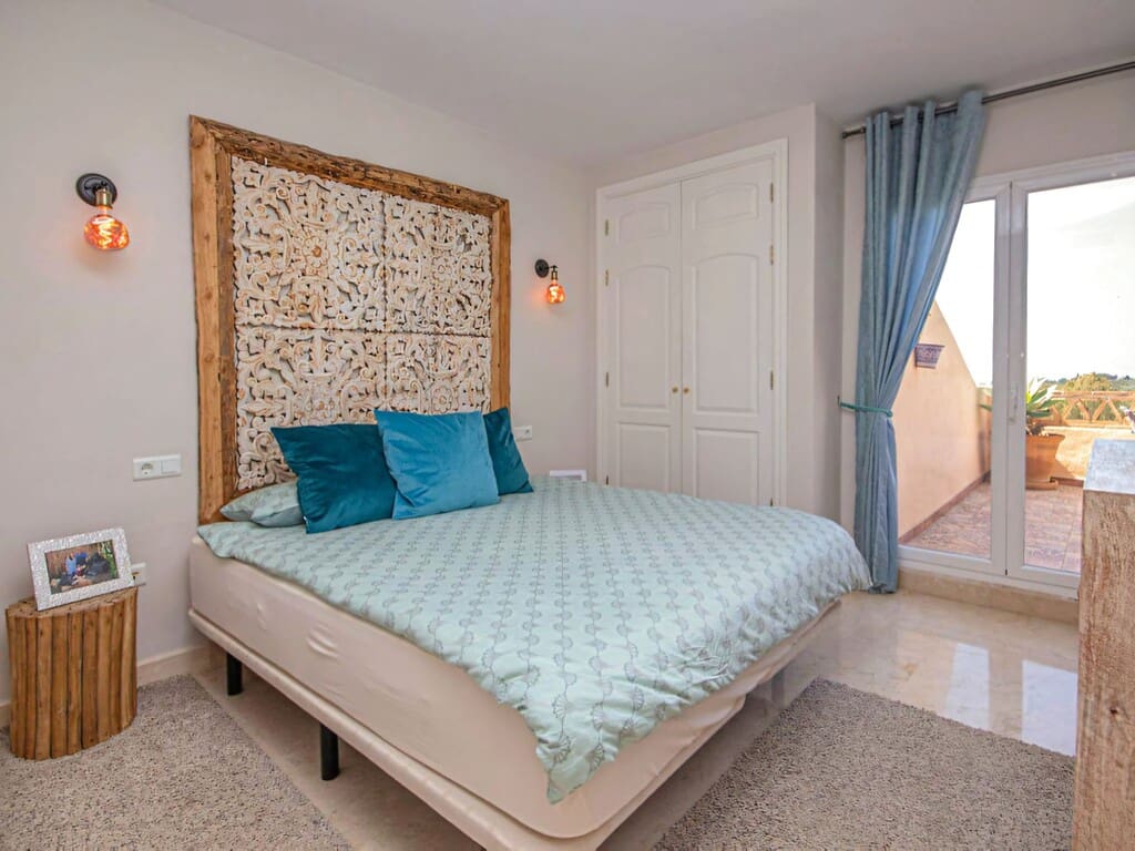 2 soverom Leilighet til salgs i Elviria med svømmebasseng garasje - € 389 000 (Ref: 9804968)