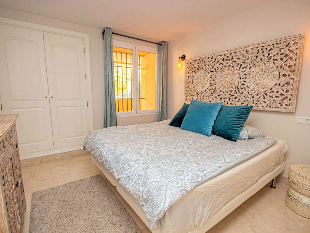 2 soverom Leilighet til salgs i Elviria med svømmebasseng garasje - € 389 000 (Ref: 9804968)