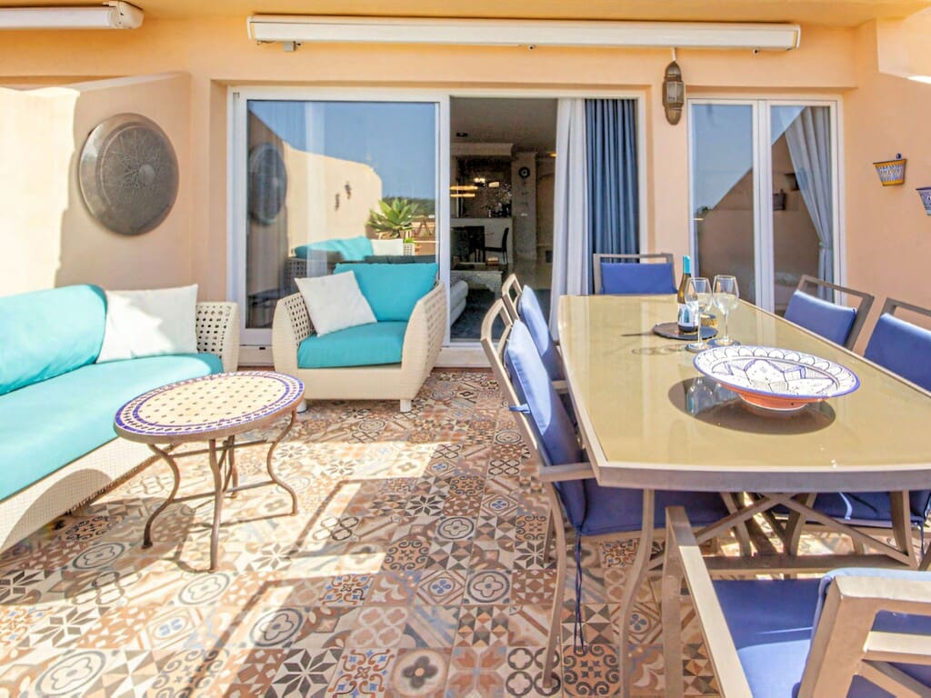 2 soverom Leilighet til salgs i Elviria med svømmebasseng garasje - € 389 000 (Ref: 9804968)