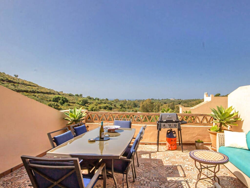 2 soverom Leilighet til salgs i Elviria med svømmebasseng garasje - € 389 000 (Ref: 9804968)