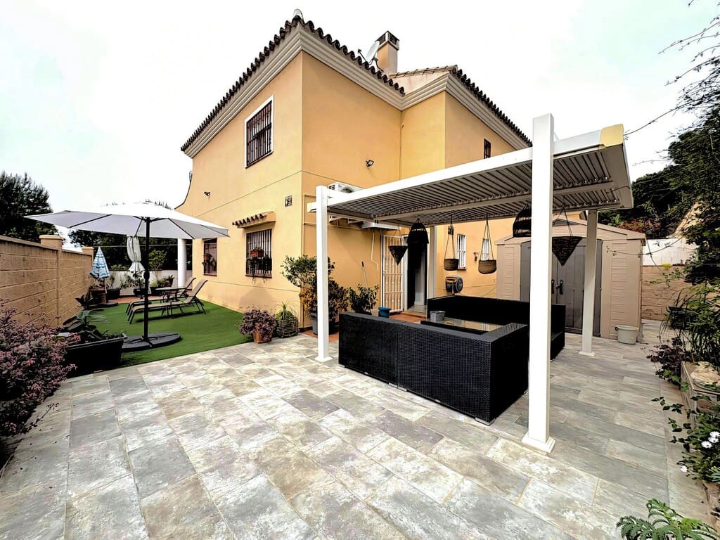 3 sypialnia Dom na sprzedaż w Mijas z basenem garażem - 515 000 € (Ref: 9804969)