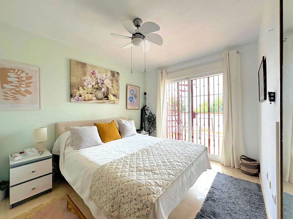 3 sypialnia Dom na sprzedaż w Mijas z basenem garażem - 515 000 € (Ref: 9804969)