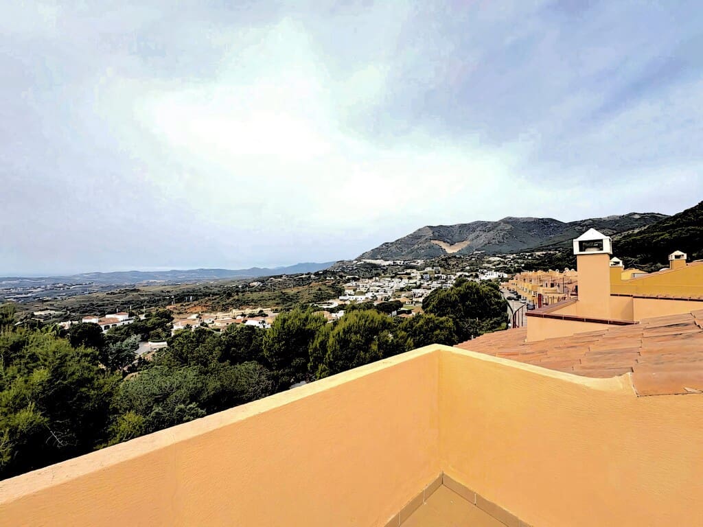 3 sypialnia Dom na sprzedaż w Mijas z basenem garażem - 515 000 € (Ref: 9804969)