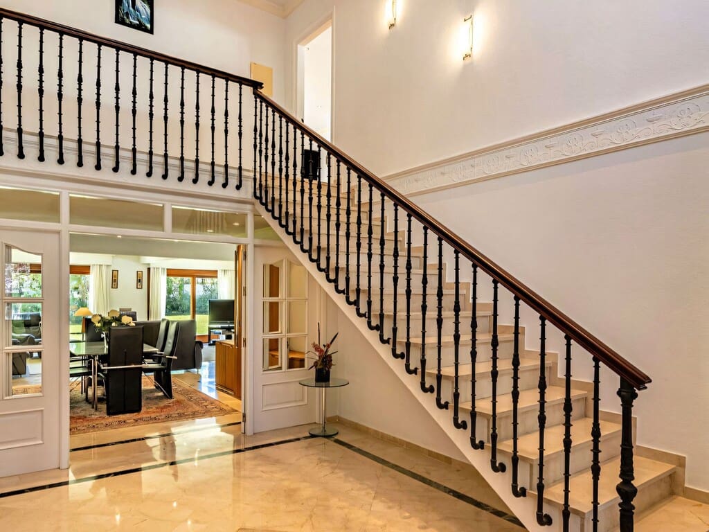 5 soveværelse Villa til salg i New Golden Mile med swimmingpool garage - € 2.400.000 (Ref: 9806202)