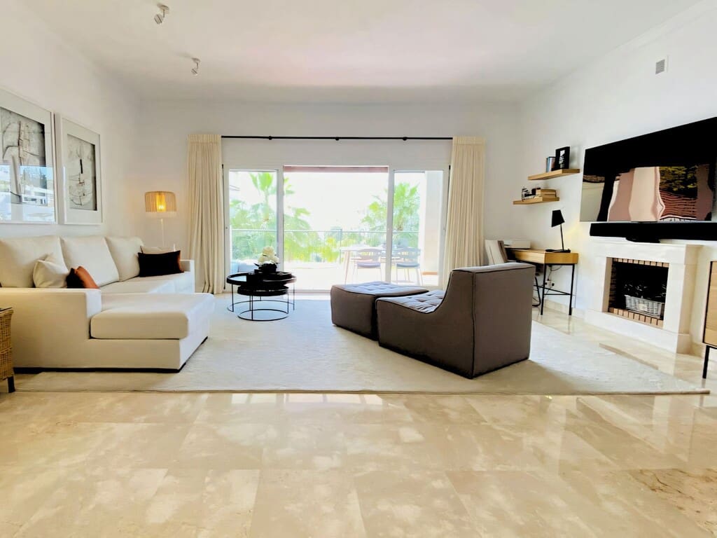 3 bedroom Apartment for sale in Benahavis with pool garage - € 619,000 (Ref: 9806203)