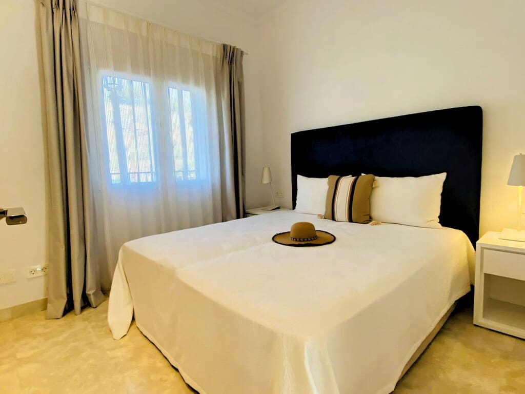 3 bedroom Apartment for sale in Benahavis with pool garage - € 619,000 (Ref: 9806203)