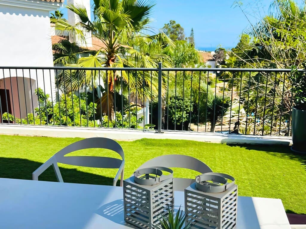 3 bedroom Apartment for sale in Benahavis with pool garage - € 619,000 (Ref: 9806203)