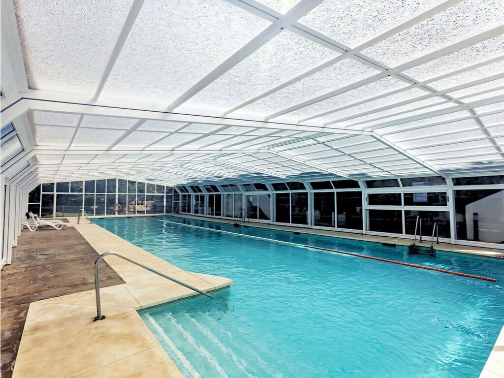 2 sovrum Lägenhet till salu i Nueva Andalucia med pool garage - 475 000 € (Ref: 9807770)