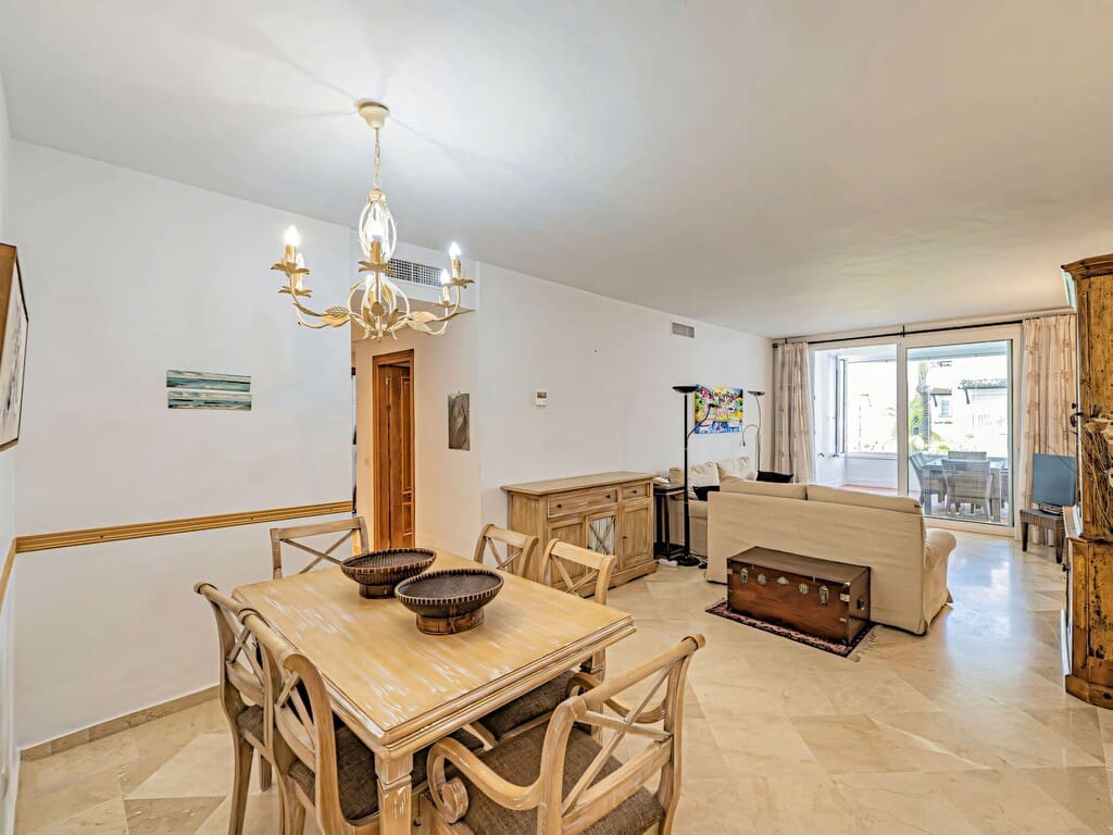 3 sypialnia Apartament na sprzedaż w New Golden Mile z basenem garażem - 715 000 € (Ref: 9807771)