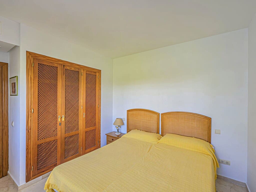 3 sypialnia Apartament na sprzedaż w New Golden Mile z basenem garażem - 715 000 € (Ref: 9807771)