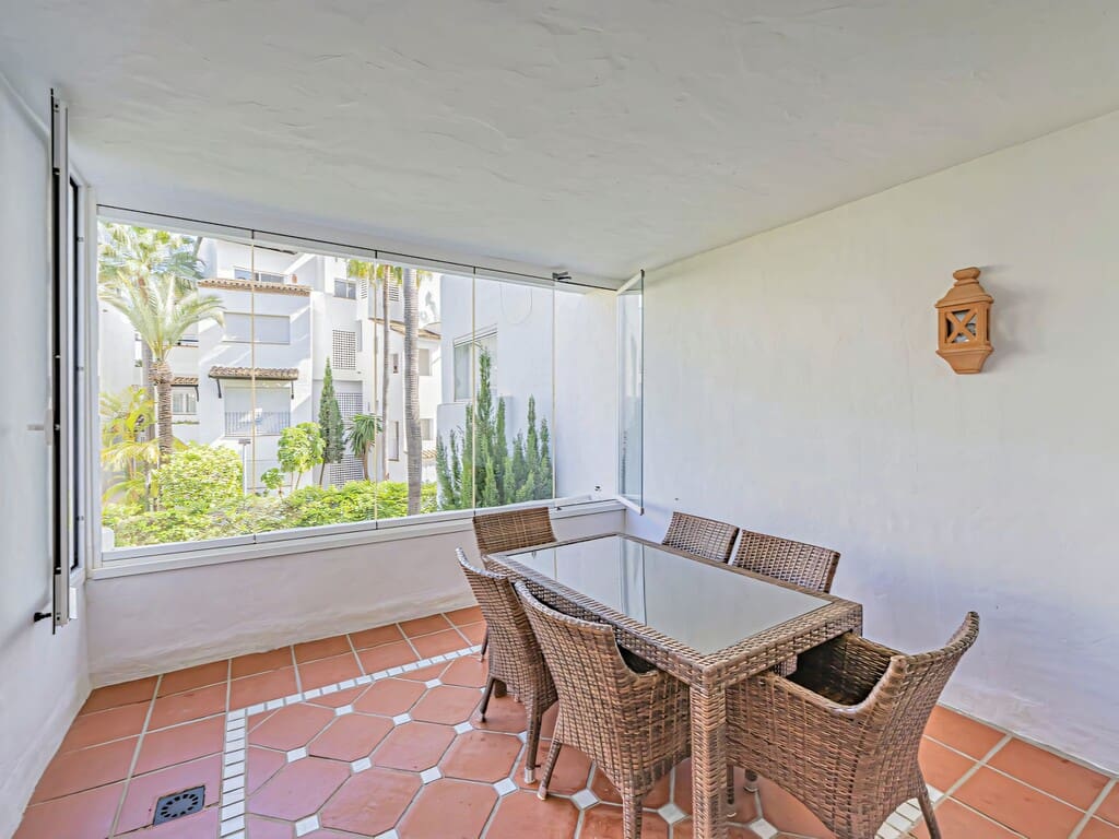 3 sypialnia Apartament na sprzedaż w New Golden Mile z basenem garażem - 715 000 € (Ref: 9807771)