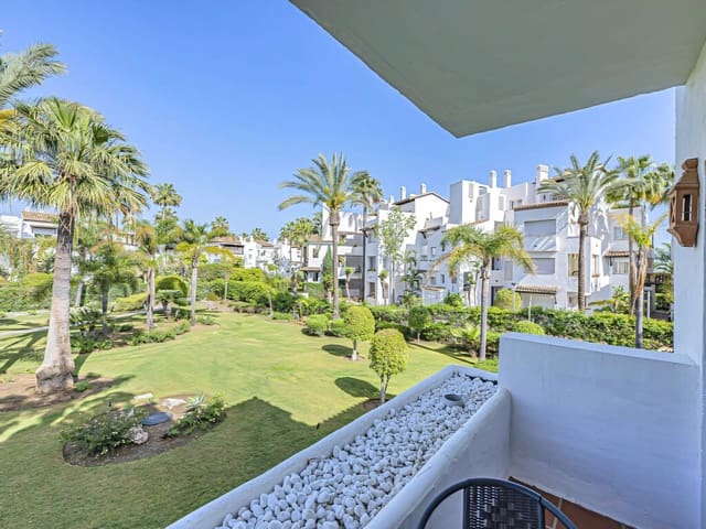 3 sypialnia Apartament na sprzedaż w New Golden Mile, Estepona z basenem garażem - 715 000 € (Ref: 9807771)