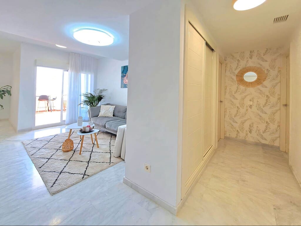 2 chambre Appartement à vendre à Estepona avec piscine garage - 320 000 € (Ref: 9807772)