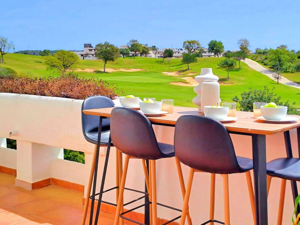 2 chambre Appartement à vendre à Estepona avec piscine garage - 320 000 € (Ref: 9807772)